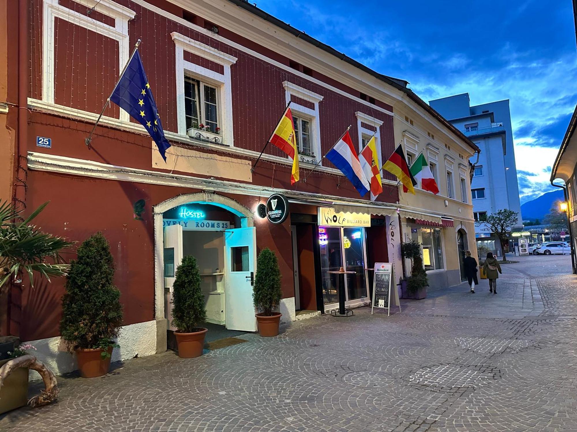 Hostel Lovely Rooms, City Center, Shared Bathroom, Windows To Corridor Villach Exterior foto